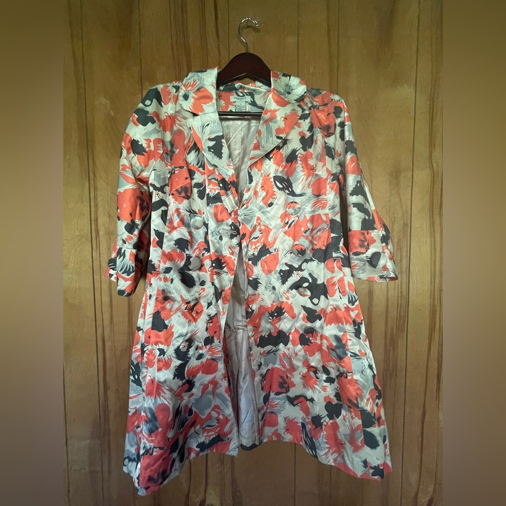 Vertigo Paris Lightweight Lined in cream Jacket or Dress